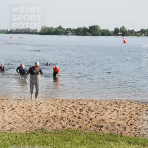 21.06.2025 - 27. Vierlanden-Triathlon MichiJ http://msf.ph/oto/7977524 15.06.2026 08:45:43 Schwimmen 104, 116, 125, 145 meine-sportfotos.de