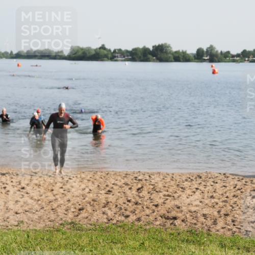 21.06.2025 - 27. Vierlanden-Triathlon MichiJ http://msf.ph/oto/7977530 15.06.2026 08:45:43 Schwimmen 104, 116, 125, 145 meine-sportfotos.de