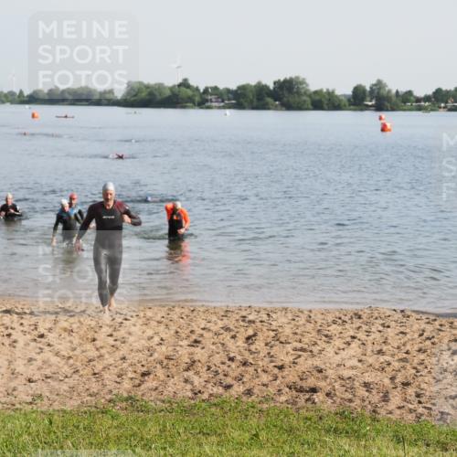 21.06.2025 - 27. Vierlanden-Triathlon MichiJ http://msf.ph/oto/7977532 15.06.2026 08:45:43 Schwimmen 104, 116, 125, 145 meine-sportfotos.de