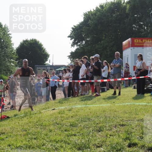 15.06.2025 - 27. Vierlanden-Triathlon KatJ http://msf.ph/oto/7977539 15.06.2025 08:37:00 Schwimmen 39, 69 meine-sportfotos.de