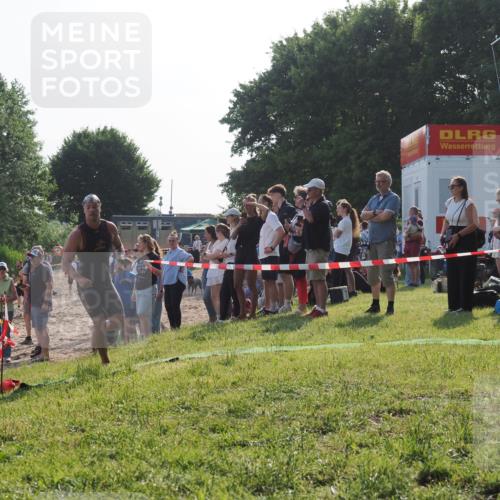 15.06.2025 - 27. Vierlanden-Triathlon KatJ http://msf.ph/oto/7977542 15.06.2025 08:37:01 Schwimmen 39, 69 meine-sportfotos.de