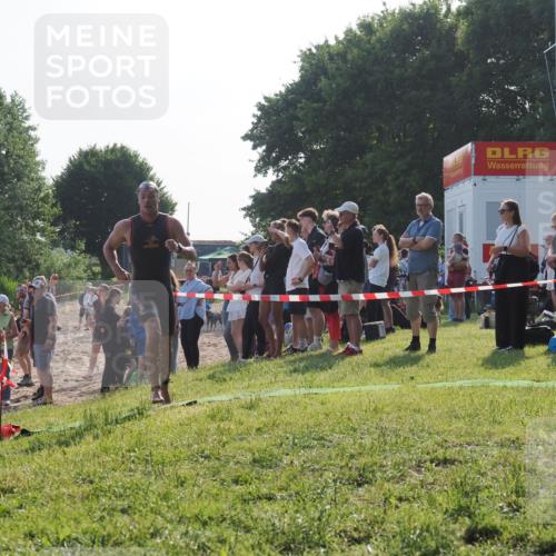15.06.2025 - 27. Vierlanden-Triathlon KatJ http://msf.ph/oto/7977549 15.06.2025 08:37:01 Schwimmen 39, 69 meine-sportfotos.de