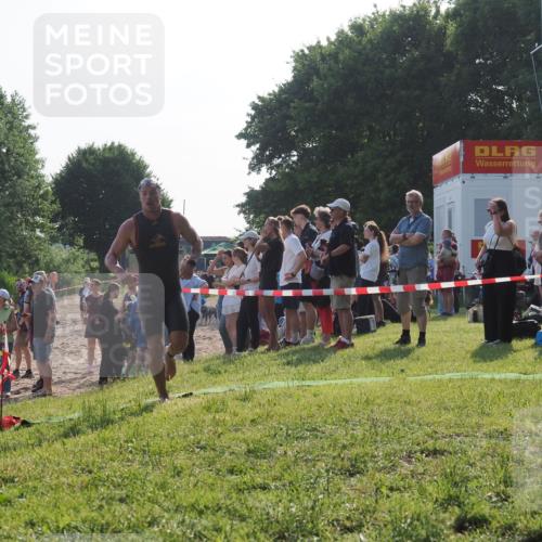 15.06.2025 - 27. Vierlanden-Triathlon KatJ http://msf.ph/oto/7977554 15.06.2025 08:37:01 Schwimmen 39, 69 meine-sportfotos.de