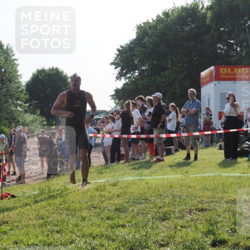 15.06.2025 - 27. Vierlanden-Triathlon KatJ http://msf.ph/oto/7977560 15.06.2025 08:37:02 Schwimmen 39, 69 meine-sportfotos.de
