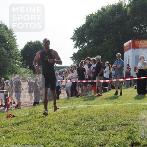 15.06.2025 - 27. Vierlanden-Triathlon KatJ http://msf.ph/oto/7977563 15.06.2025 08:37:02 Schwimmen 39, 69 meine-sportfotos.de