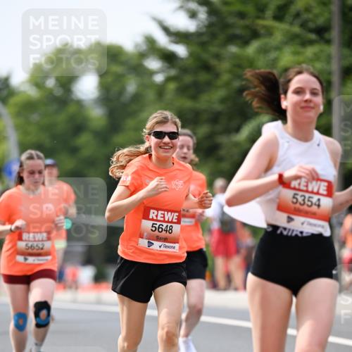 15.06.2025 - REWE Women's Run Dr. Thomas Lammeyer http://msf.ph/oto/7977575 15.06.2025 10:42:46 Laufen 5652, 5648, 5354 meine-sportfotos.de