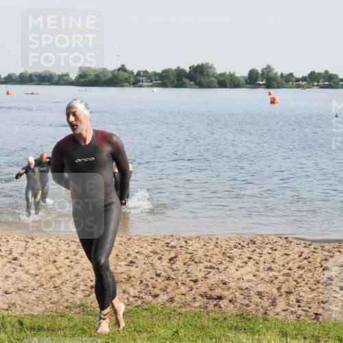 21.06.2025 - 27. Vierlanden-Triathlon MichiJ http://msf.ph/oto/7977580 15.06.2026 08:45:47 Schwimmen 13, 104, 106, 116, 125, 150 meine-sportfotos.de