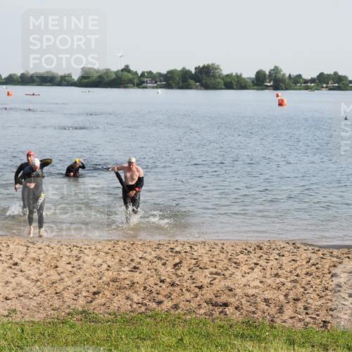 21.06.2025 - 27. Vierlanden-Triathlon MichiJ http://msf.ph/oto/7977601 15.06.2026 08:45:48 Schwimmen 13, 106, 125, 150 meine-sportfotos.de