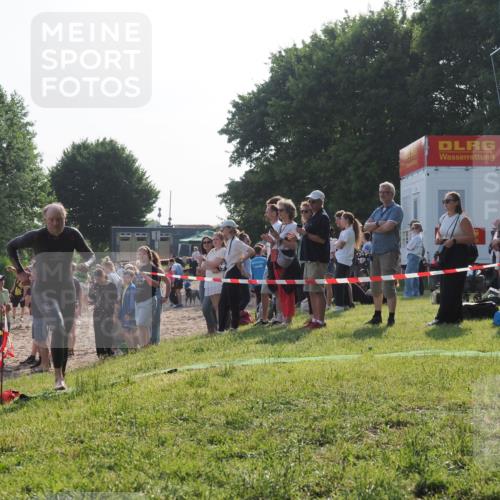 15.06.2025 - 27. Vierlanden-Triathlon KatJ http://msf.ph/oto/7977602 15.06.2025 08:37:17 Schwimmen 187 meine-sportfotos.de