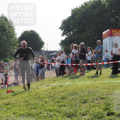 15.06.2025 - 27. Vierlanden-Triathlon KatJ http://msf.ph/oto/7977613 15.06.2025 08:37:18 Schwimmen 187 meine-sportfotos.de