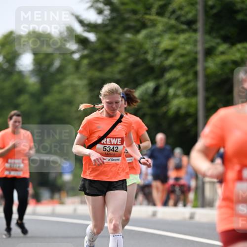 15.06.2025 - REWE Women's Run Dr. Thomas Lammeyer http://msf.ph/oto/7977636 15.06.2025 10:42:50 Laufen 5342 meine-sportfotos.de