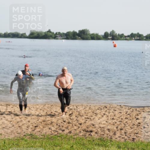 21.06.2025 - 27. Vierlanden-Triathlon MichiJ http://msf.ph/oto/7977642 15.06.2026 08:45:51 Schwimmen 13, 106, 125, 142, 150 meine-sportfotos.de