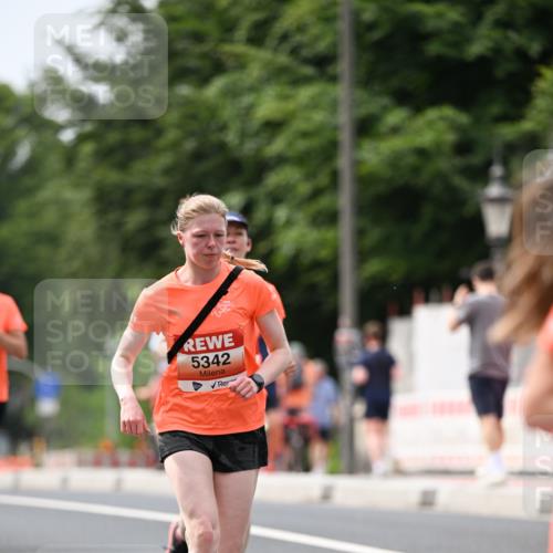 15.06.2025 - REWE Women's Run Dr. Thomas Lammeyer http://msf.ph/oto/7977645 15.06.2025 10:42:50 Laufen 5342 meine-sportfotos.de