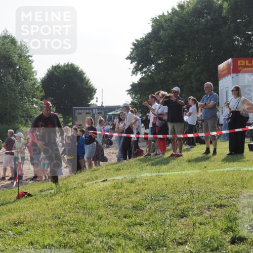 15.06.2025 - 27. Vierlanden-Triathlon KatJ http://msf.ph/oto/7977660 15.06.2025 08:37:37 Schwimmen 9 meine-sportfotos.de