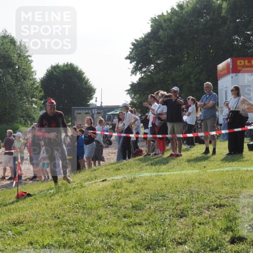 15.06.2025 - 27. Vierlanden-Triathlon KatJ http://msf.ph/oto/7977661 15.06.2025 08:37:37 Schwimmen 9 meine-sportfotos.de
