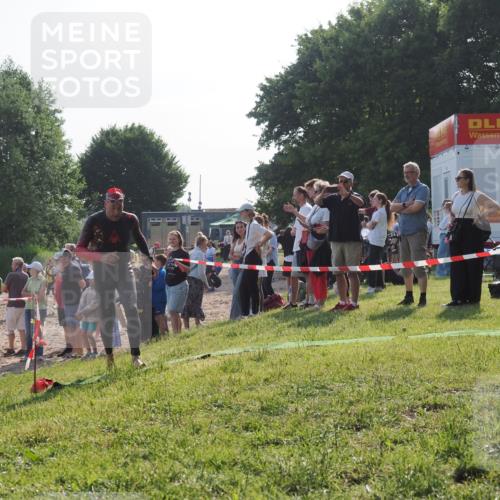 15.06.2025 - 27. Vierlanden-Triathlon KatJ http://msf.ph/oto/7977664 15.06.2025 08:37:37 Schwimmen 9 meine-sportfotos.de