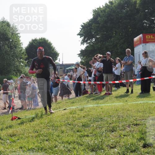 15.06.2025 - 27. Vierlanden-Triathlon KatJ http://msf.ph/oto/7977673 15.06.2025 08:37:38 Schwimmen 9, 181 meine-sportfotos.de