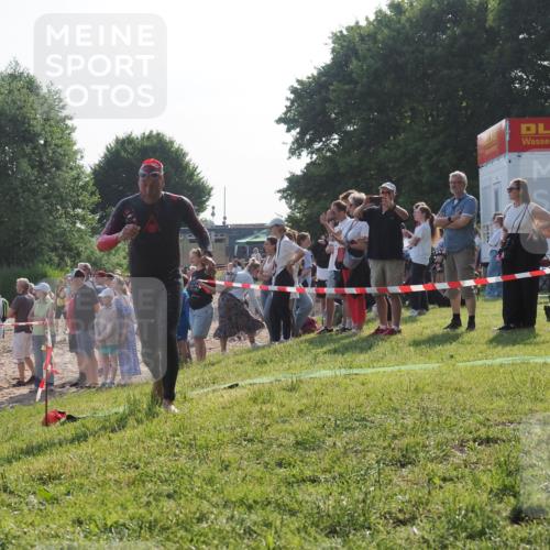 15.06.2025 - 27. Vierlanden-Triathlon KatJ http://msf.ph/oto/7977675 15.06.2025 08:37:38 Schwimmen 9, 181 meine-sportfotos.de