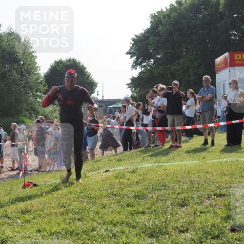 15.06.2025 - 27. Vierlanden-Triathlon KatJ http://msf.ph/oto/7977678 15.06.2025 08:37:38 Schwimmen 9, 181 meine-sportfotos.de