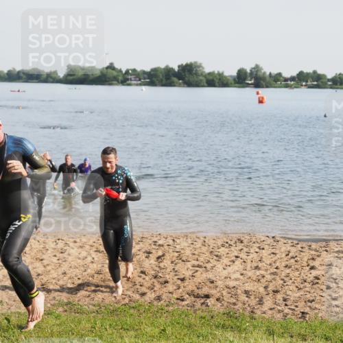 21.06.2025 - 27. Vierlanden-Triathlon MichiJ http://msf.ph/oto/7977690 15.06.2026 08:45:54 Schwimmen 13, 106, 142, 150, 152 meine-sportfotos.de