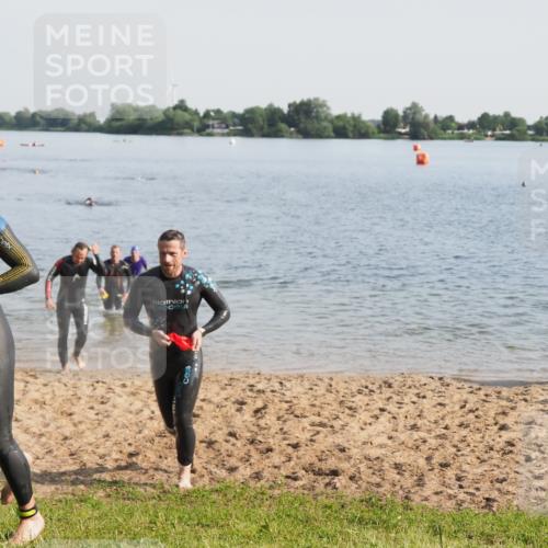 21.06.2025 - 27. Vierlanden-Triathlon MichiJ http://msf.ph/oto/7977697 15.06.2026 08:45:54 Schwimmen 13, 106, 142, 150, 152 meine-sportfotos.de