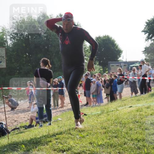 15.06.2025 - 27. Vierlanden-Triathlon KatJ http://msf.ph/oto/7977701 15.06.2025 08:37:39 Schwimmen 9, 181 meine-sportfotos.de