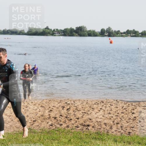 21.06.2025 - 27. Vierlanden-Triathlon MichiJ http://msf.ph/oto/7977704 15.06.2026 08:45:55 Schwimmen 13, 106, 134, 142, 150, 152 meine-sportfotos.de