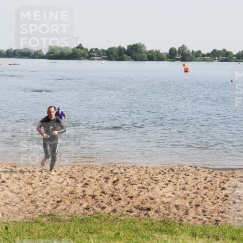 21.06.2025 - 27. Vierlanden-Triathlon MichiJ http://msf.ph/oto/7977714 15.06.2026 08:45:55 Schwimmen 13, 106, 134, 142, 150, 152 meine-sportfotos.de
