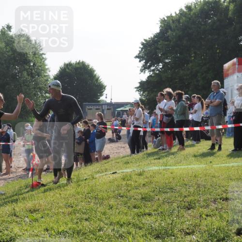 15.06.2025 - 27. Vierlanden-Triathlon KatJ http://msf.ph/oto/7977718 15.06.2025 08:37:46 Schwimmen 9, 73, 171, 180, 181 meine-sportfotos.de