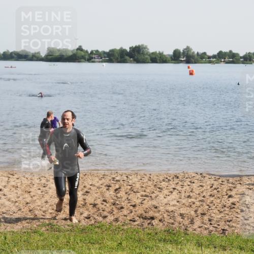 21.06.2025 - 27. Vierlanden-Triathlon MichiJ http://msf.ph/oto/7977744 15.06.2026 08:45:57 Schwimmen 13, 106, 134, 142, 150, 152 meine-sportfotos.de
