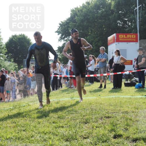 15.06.2025 - 27. Vierlanden-Triathlon KatJ http://msf.ph/oto/7977753 15.06.2025 08:37:48 Schwimmen 73, 171, 180, 181 meine-sportfotos.de