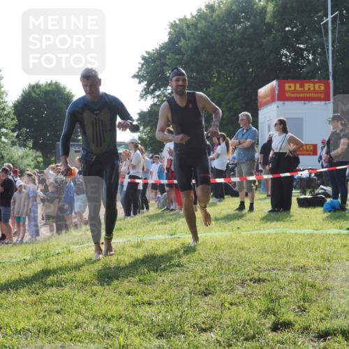 15.06.2025 - 27. Vierlanden-Triathlon KatJ http://msf.ph/oto/7977755 15.06.2025 08:37:48 Schwimmen 73, 171, 180, 181 meine-sportfotos.de