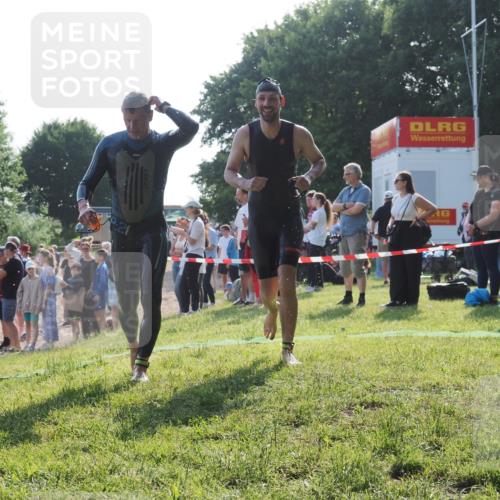 15.06.2025 - 27. Vierlanden-Triathlon KatJ http://msf.ph/oto/7977761 15.06.2025 08:37:48 Schwimmen 73, 171, 180, 181 meine-sportfotos.de