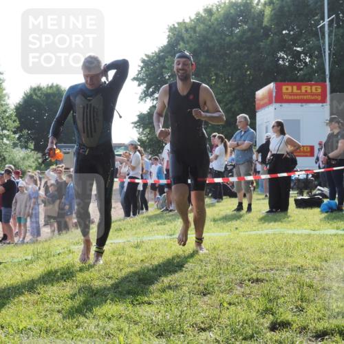 15.06.2025 - 27. Vierlanden-Triathlon KatJ http://msf.ph/oto/7977763 15.06.2025 08:37:48 Schwimmen 73, 171, 180, 181 meine-sportfotos.de