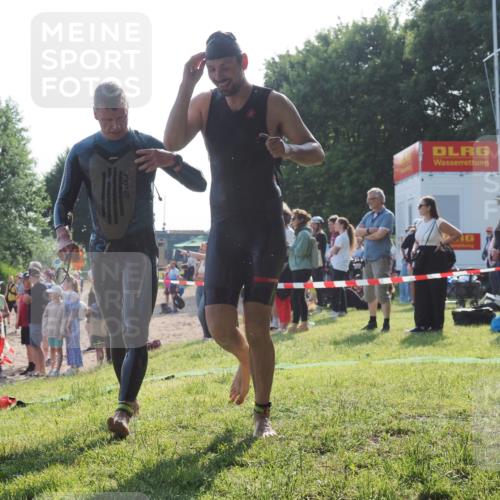 15.06.2025 - 27. Vierlanden-Triathlon KatJ http://msf.ph/oto/7977773 15.06.2025 08:37:49 Schwimmen 73, 171, 180, 181 meine-sportfotos.de