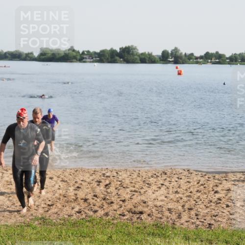 21.06.2025 - 27. Vierlanden-Triathlon MichiJ http://msf.ph/oto/7977803 15.06.2026 08:46:02 Schwimmen 106, 134, 142, 152, 194 meine-sportfotos.de