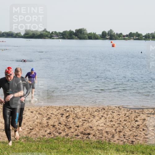 21.06.2025 - 27. Vierlanden-Triathlon MichiJ http://msf.ph/oto/7977809 15.06.2026 08:46:02 Schwimmen 106, 134, 142, 152, 194 meine-sportfotos.de