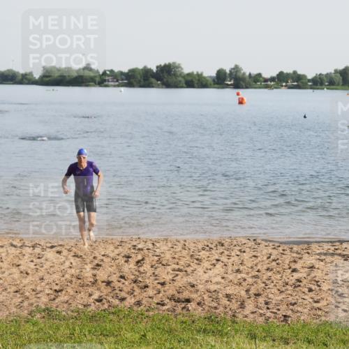 21.06.2025 - 27. Vierlanden-Triathlon MichiJ http://msf.ph/oto/7977832 15.06.2026 08:46:04 Schwimmen 134, 142, 152, 194 meine-sportfotos.de