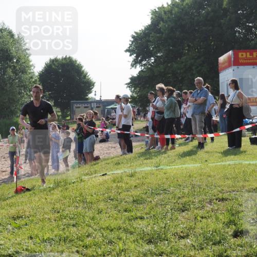 15.06.2025 - 27. Vierlanden-Triathlon KatJ http://msf.ph/oto/7977842 15.06.2025 08:38:33 Schwimmen 27, 35, 45, 86, 126 meine-sportfotos.de