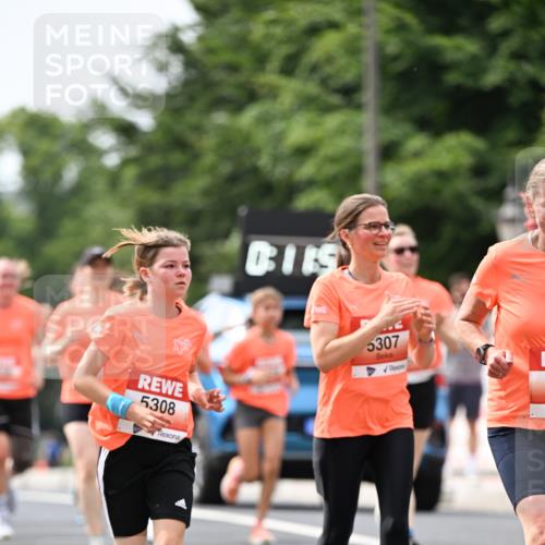 15.06.2025 - REWE Women's Run Dr. Thomas Lammeyer http://msf.ph/oto/7977843 15.06.2025 10:43:01 Laufen 5308, 5307 meine-sportfotos.de