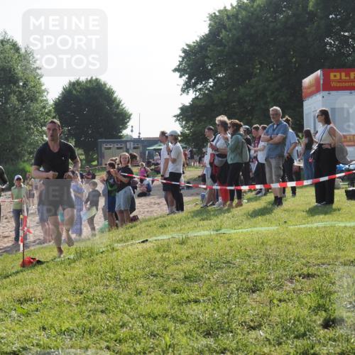 15.06.2025 - 27. Vierlanden-Triathlon KatJ http://msf.ph/oto/7977845 15.06.2025 08:38:33 Schwimmen 27, 35, 45, 86, 126 meine-sportfotos.de
