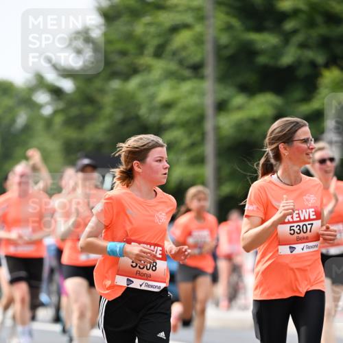 15.06.2025 - REWE Women's Run Dr. Thomas Lammeyer http://msf.ph/oto/7977854 15.06.2025 10:43:02 Laufen 5308, 5307 meine-sportfotos.de