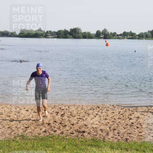 21.06.2025 - 27. Vierlanden-Triathlon MichiJ http://msf.ph/oto/7977855 15.06.2026 08:46:06 Schwimmen 134, 152, 194 meine-sportfotos.de