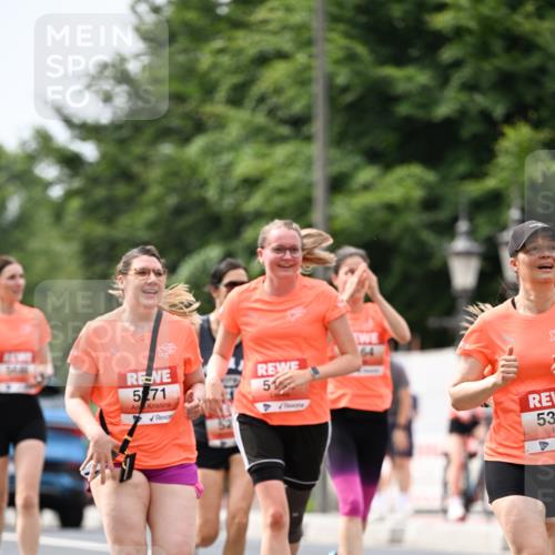 15.06.2025 - REWE Women's Run Dr. Thomas Lammeyer http://msf.ph/oto/7977884 15.06.2025 10:43:04 Laufen 5, 71, 51 meine-sportfotos.de