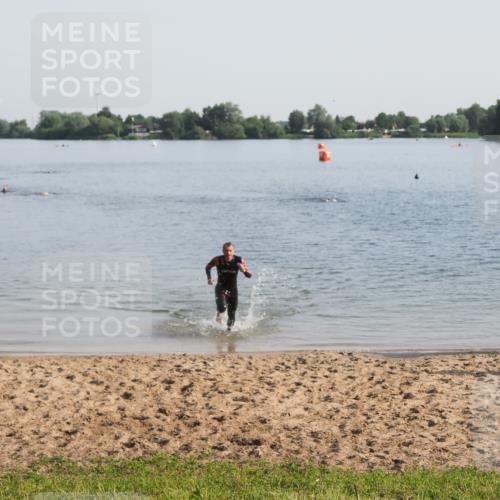 21.06.2025 - 27. Vierlanden-Triathlon MichiJ http://msf.ph/oto/7977886 15.06.2026 08:46:39 Schwimmen 161 meine-sportfotos.de