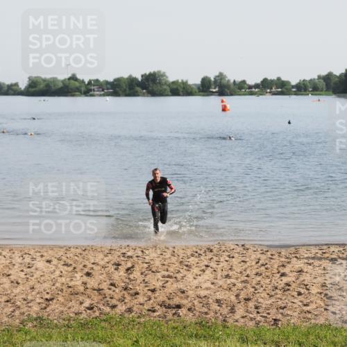 21.06.2025 - 27. Vierlanden-Triathlon MichiJ http://msf.ph/oto/7977892 15.06.2026 08:46:39 Schwimmen 161 meine-sportfotos.de