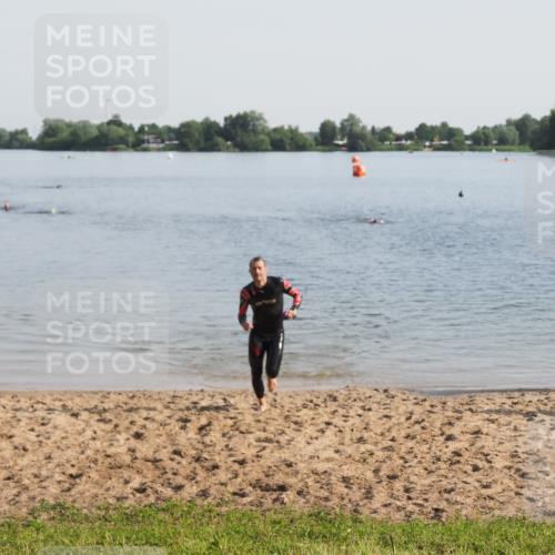 21.06.2025 - 27. Vierlanden-Triathlon MichiJ http://msf.ph/oto/7977913 15.06.2026 08:46:41 Schwimmen 161 meine-sportfotos.de