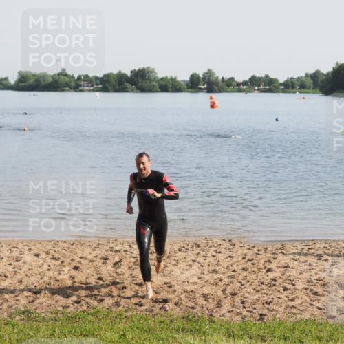 21.06.2025 - 27. Vierlanden-Triathlon MichiJ http://msf.ph/oto/7977932 15.06.2026 08:46:42 Schwimmen 161 meine-sportfotos.de