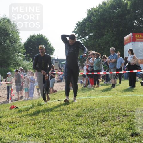 15.06.2025 - 27. Vierlanden-Triathlon KatJ http://msf.ph/oto/7977940 15.06.2025 08:38:39 Schwimmen 2, 27, 35, 45, 86, 126 meine-sportfotos.de