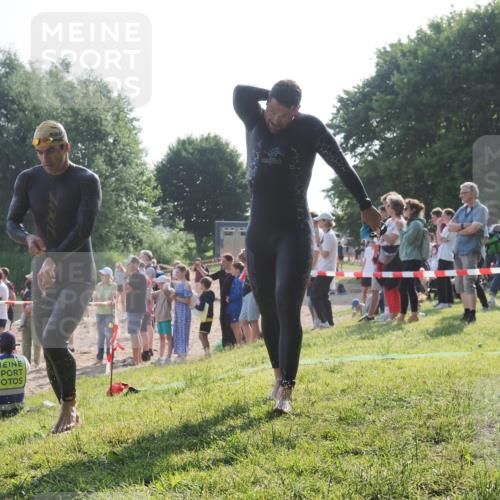 15.06.2025 - 27. Vierlanden-Triathlon KatJ http://msf.ph/oto/7977966 15.06.2025 08:38:41 Schwimmen 2, 27, 35, 45, 86, 126 meine-sportfotos.de